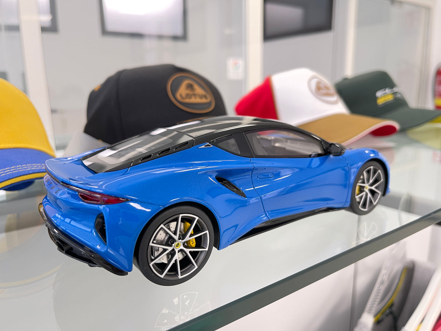 Lotus Emira First Edition scale 1/18